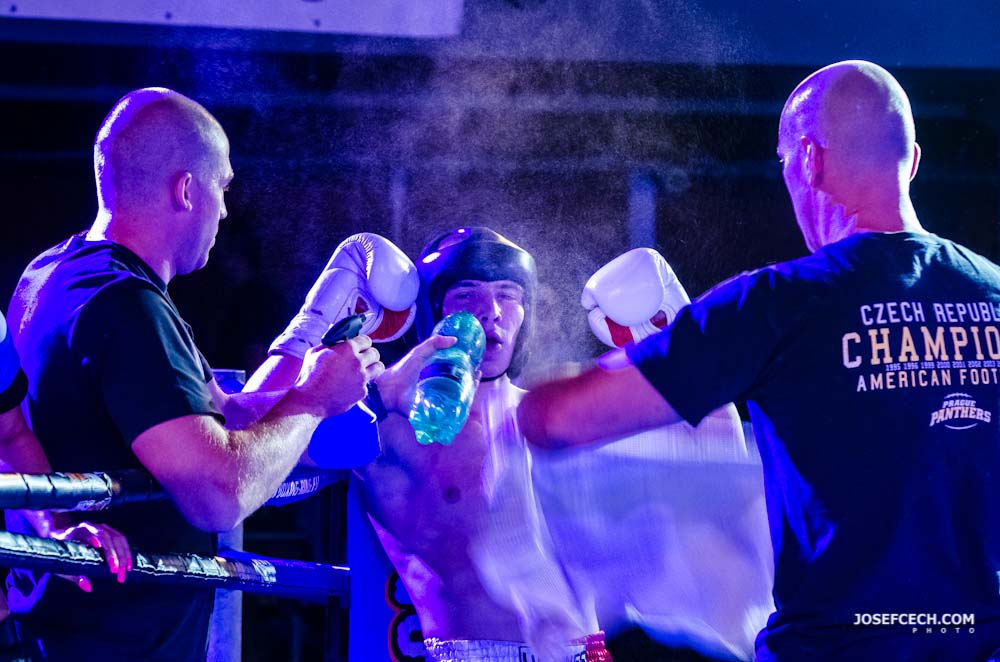 KICKBOX 0014